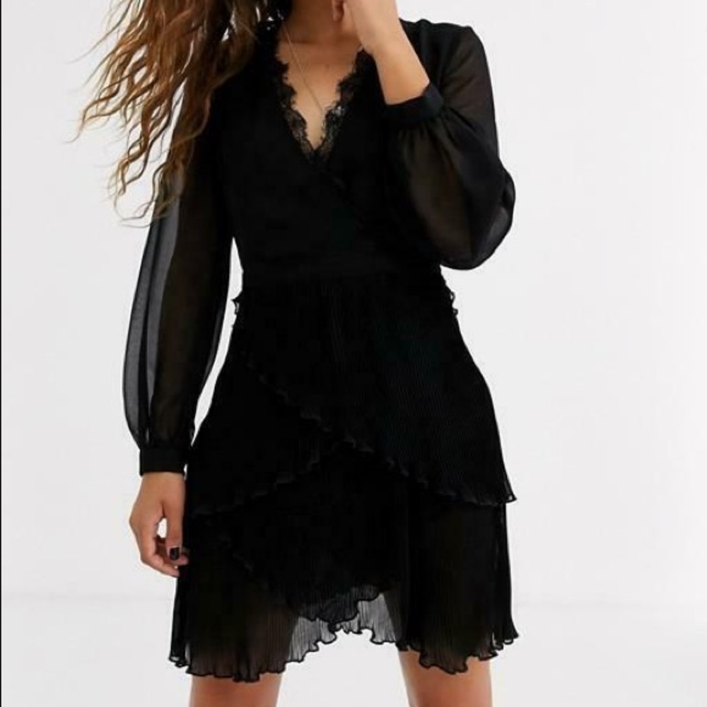 Topshop pleated mini black dress size 8 (NWT)